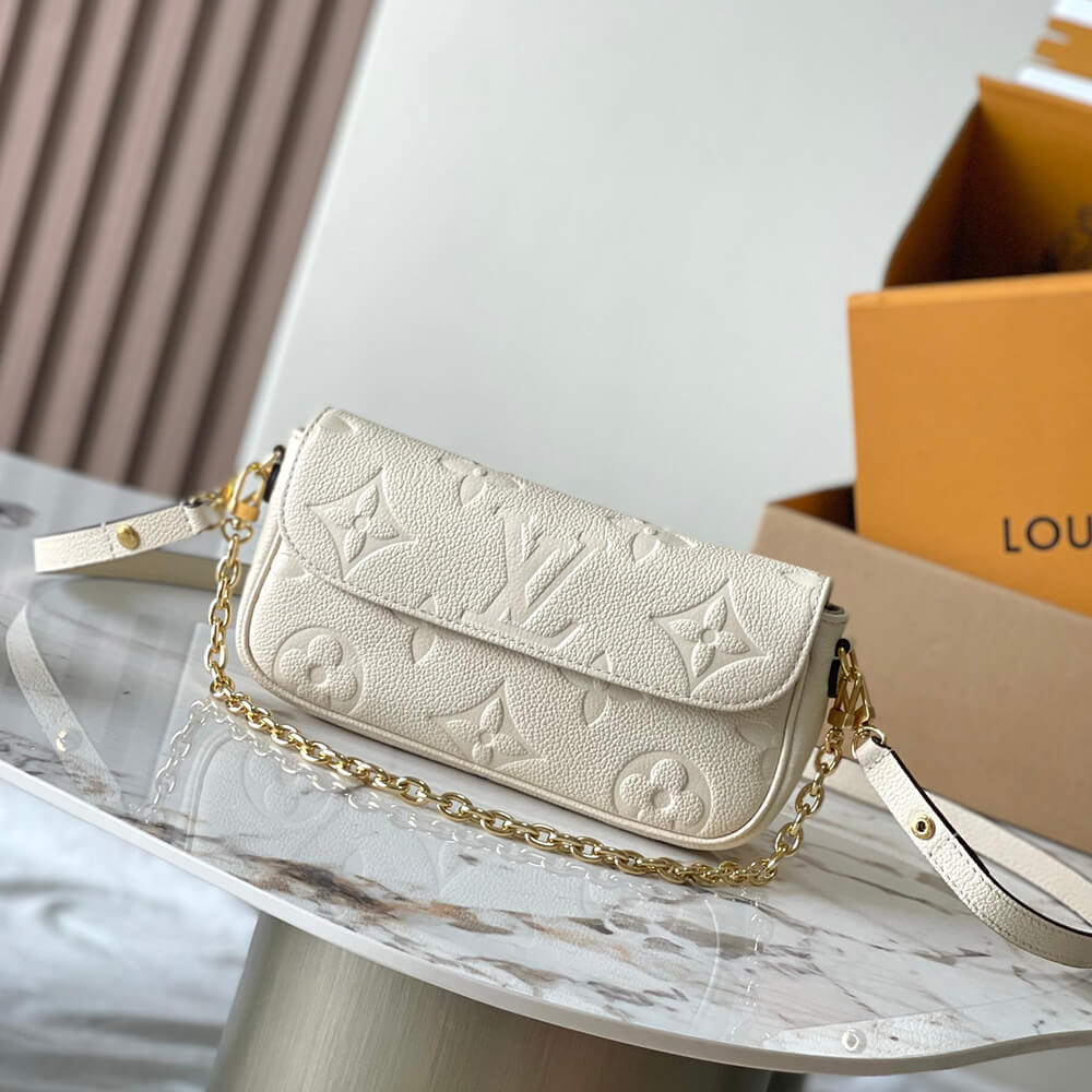 LV Wallet On Chain Ivy